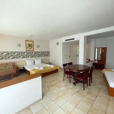 Onyx Hotel 3*