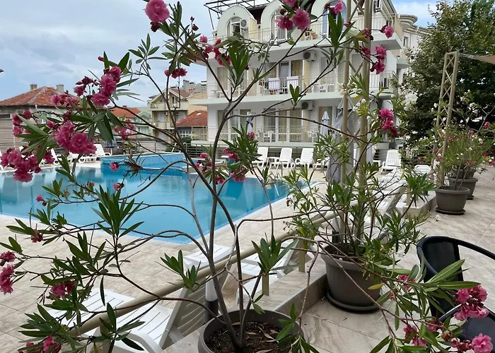 Onyx Отель Китен